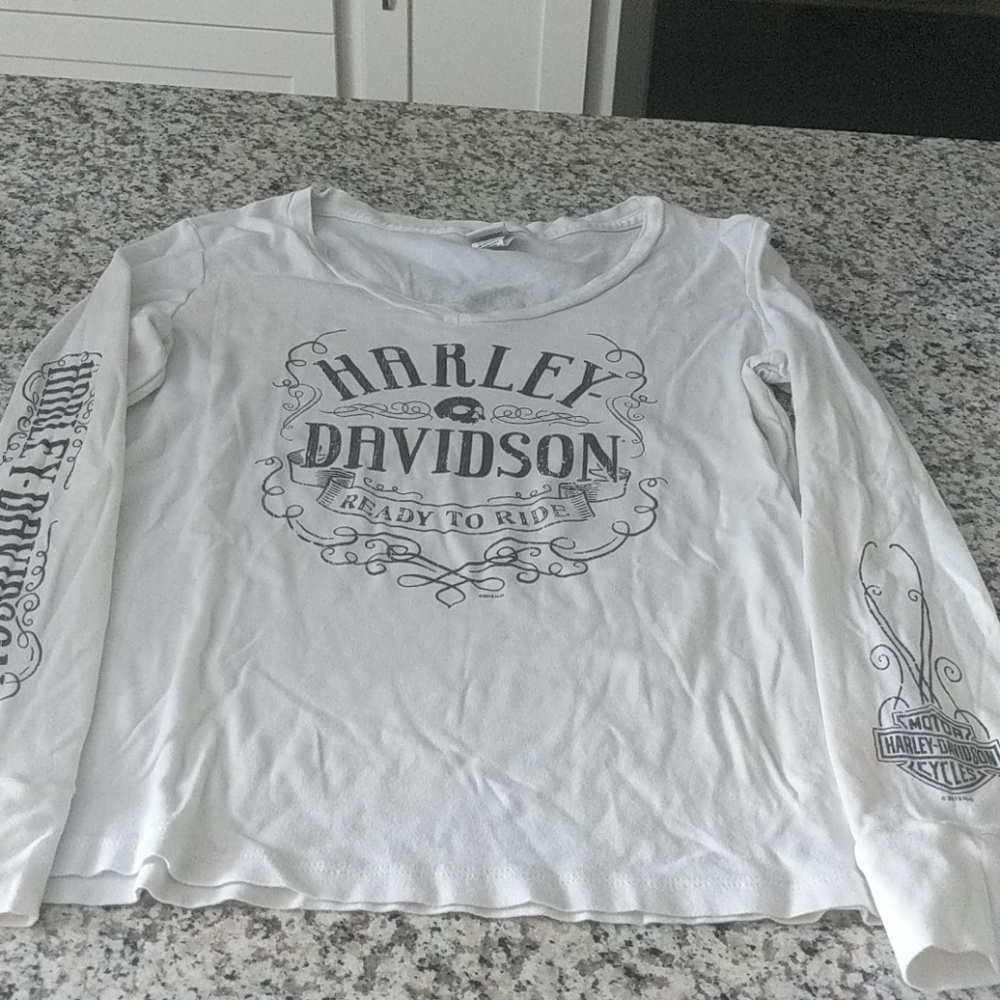 Long Aleve v neck Harley Davidson shirt